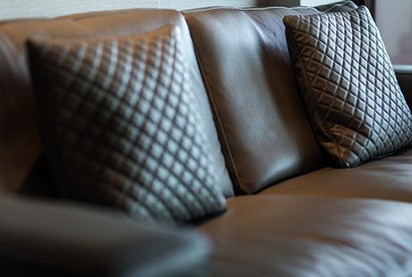 Lyndhurst Delux Suite - Leather Sofa